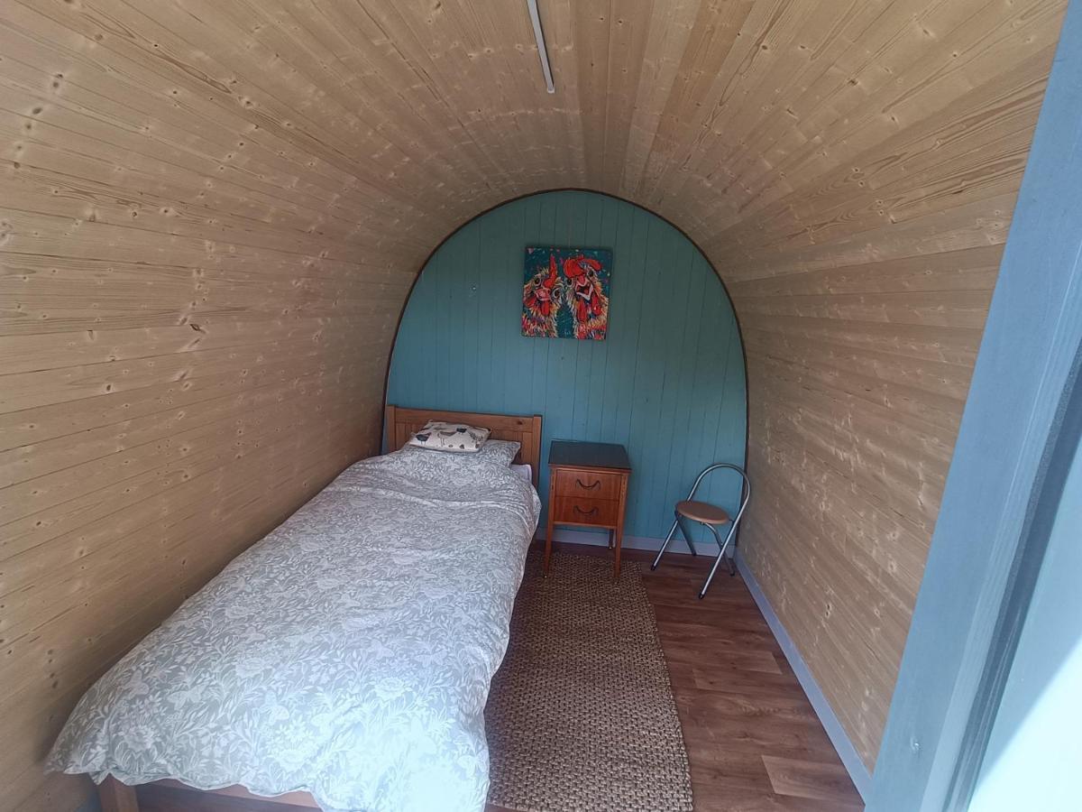 Motocamp Wales -Camping Pods ดอลเกซเซย์ ภายนอก รูปภาพ
